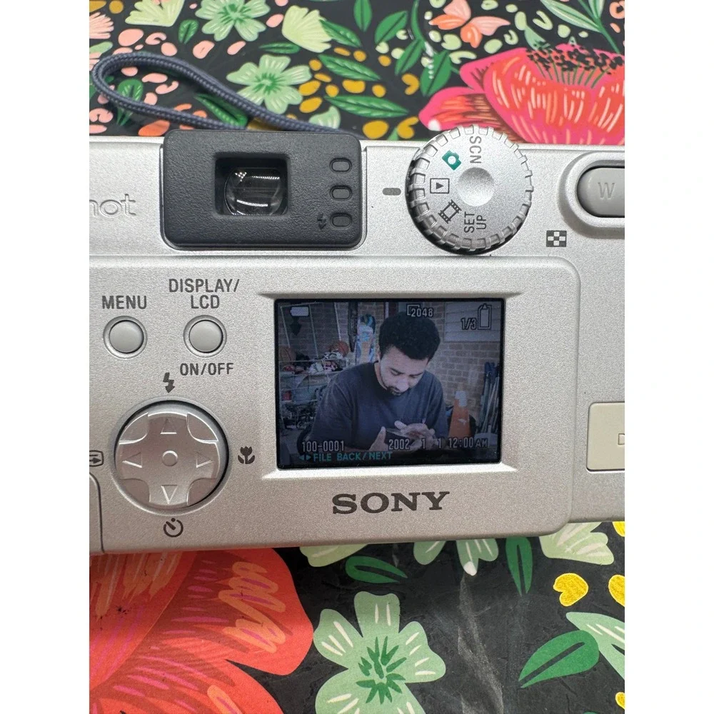 Sony Cyber-shot DSC-P71 3.2MP Digital Camera Silver Y2K Vintage Bundle Case